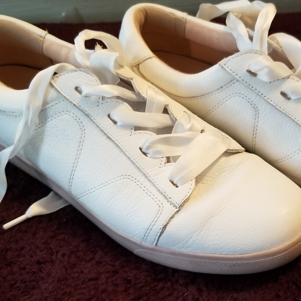 Vionic Sneakers